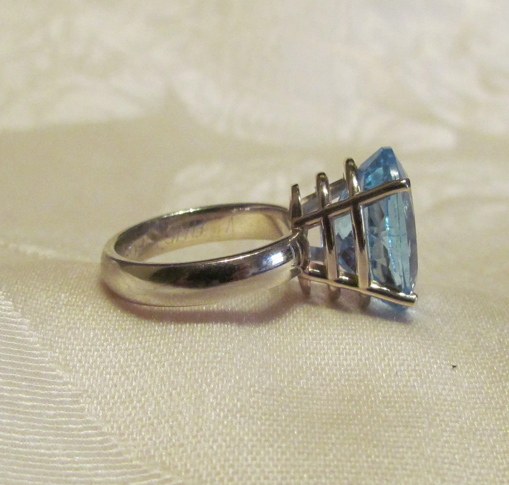 14Kt White Gold 11.6 Swiss Blue Topaz Ring High Fashion Bruce Magnotti Cocktail Ring Fine Jewelry Size 7