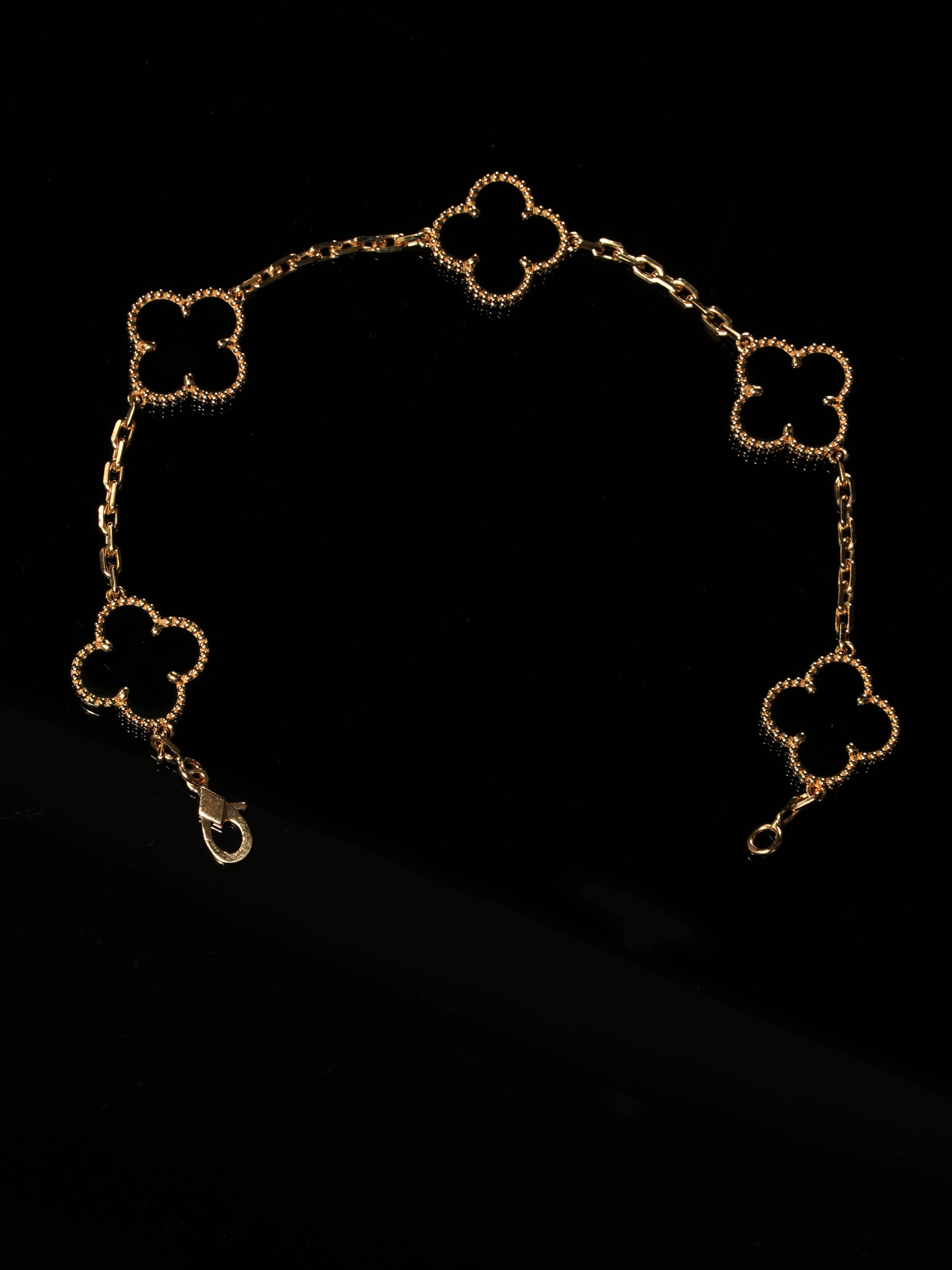 18k 5 Clover Motif Bracelet