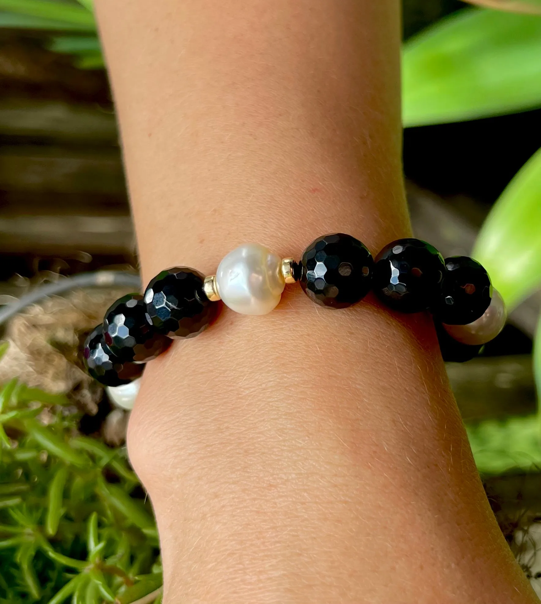 9ct Onyx Pearl Bracelet