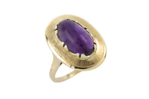 Cabochon amethyst ring in 14 carat gold