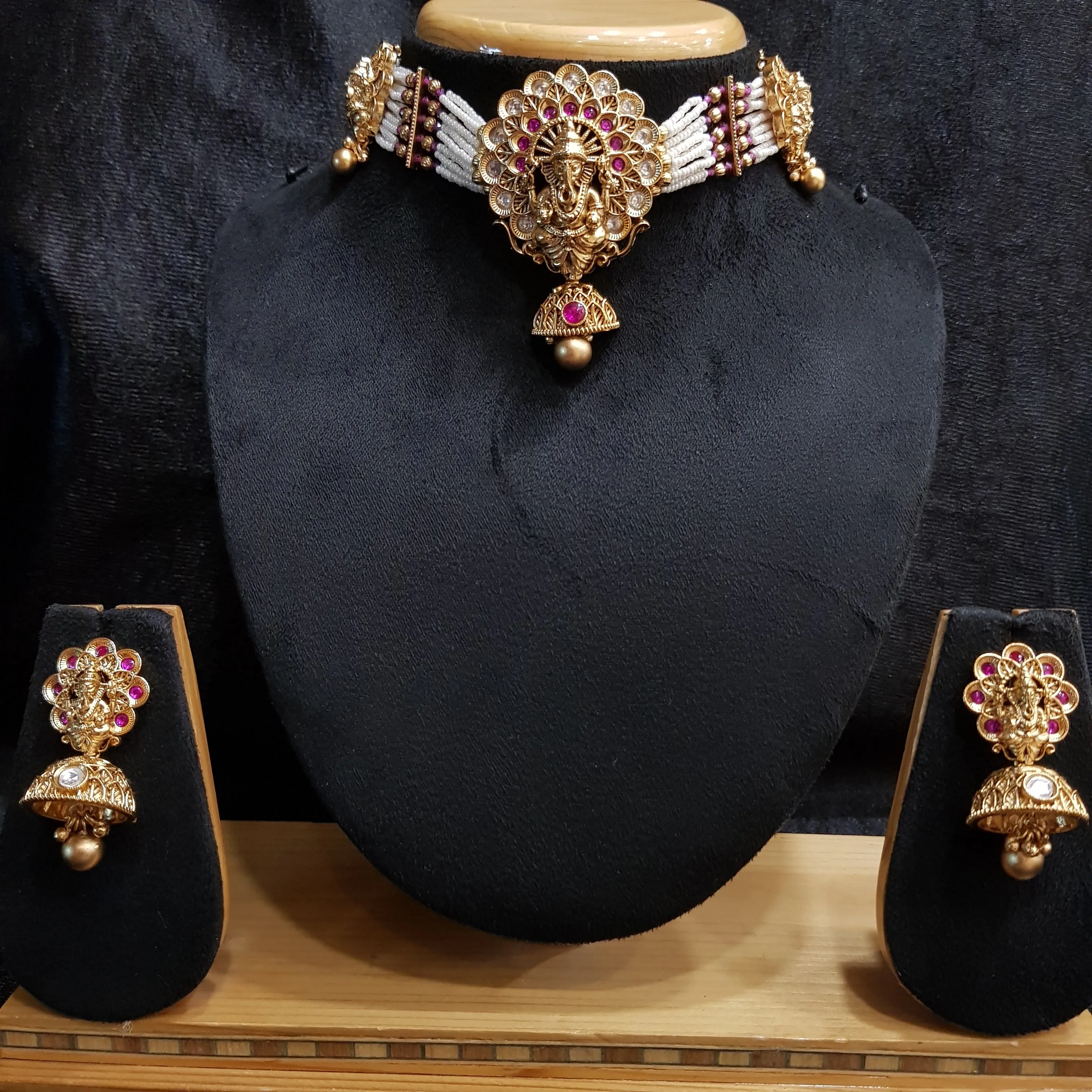Choker Temple Necklace Set 3570-28