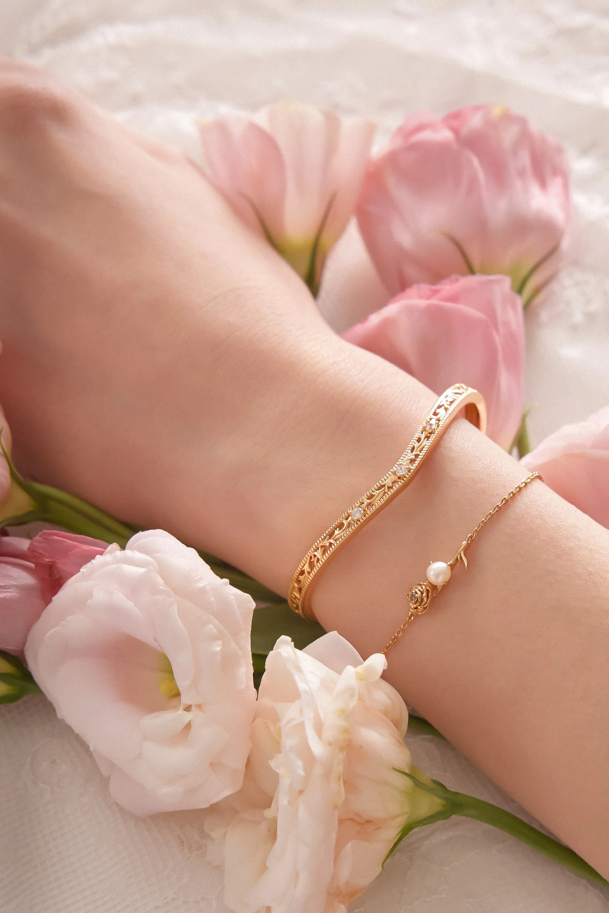 Freshwater Pearl Gold Bracelet - Carnation
