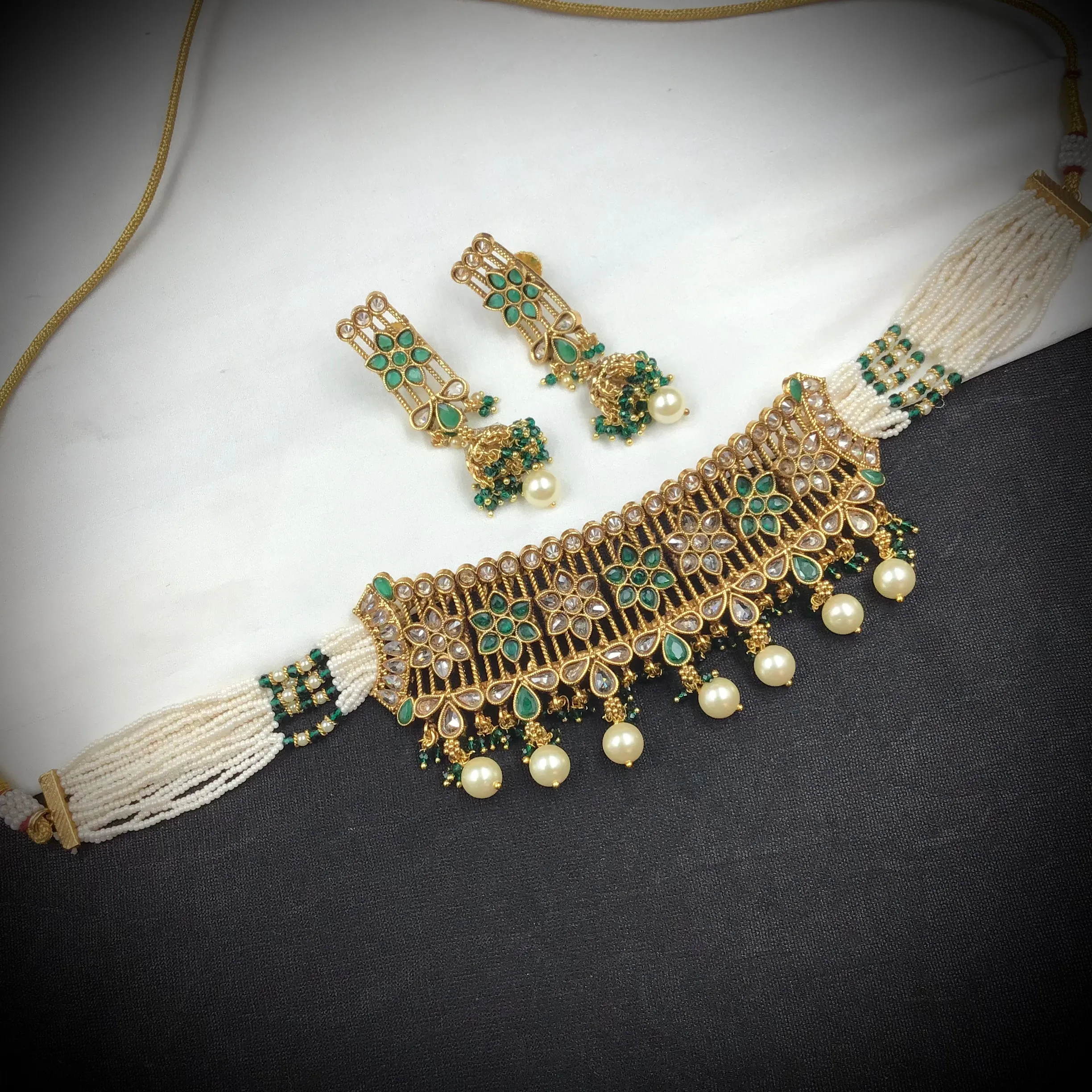 Green Gold Look Necklace Set 17655-4837