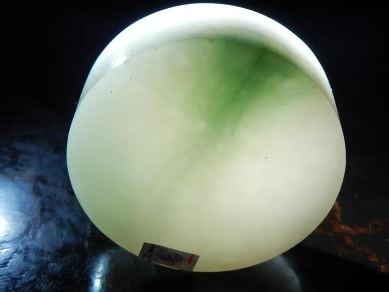 Natural Jade Rough Jadeite Raw (132g, 53X53X18mm)