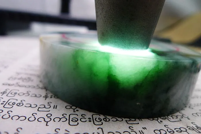 Natural Jade Rough Jadeite Raw (212g,6.9X1.65cm)