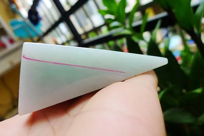 Natural Jade Rough Jadeite Raw (277g,7.8X6.2X3.3cm)
