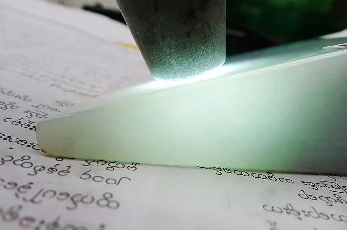 Natural Jade Rough Jadeite Raw (277g,7.8X6.2X3.3cm)