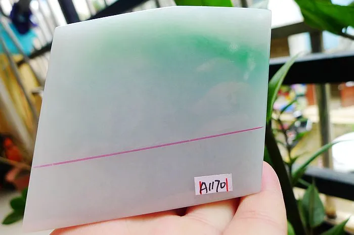 Natural Jade Rough Jadeite Raw (277g,7.8X6.2X3.3cm)