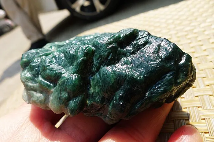 Natural Jade Rough Jadeite Raw (277g,8.4X6X3.1cm)