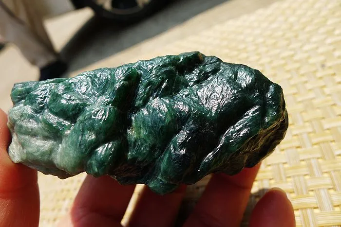 Natural Jade Rough Jadeite Raw (277g,8.4X6X3.1cm)