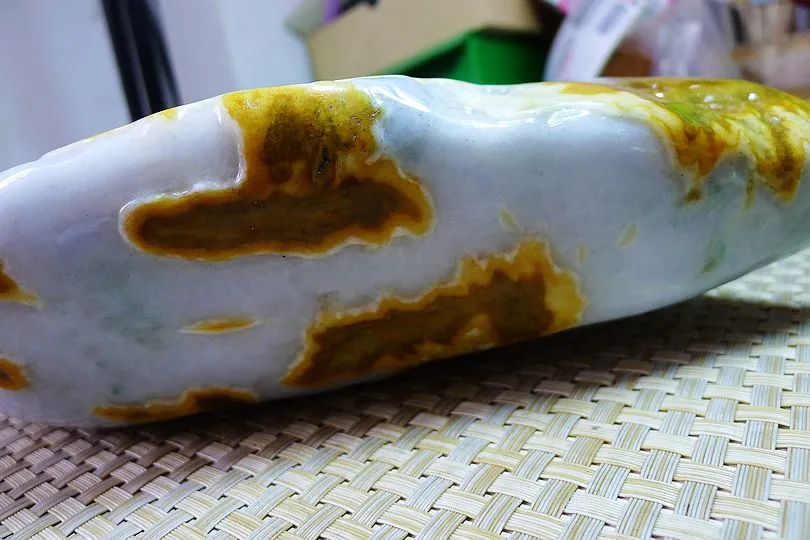 Natural Jade Rough Jadeite Raw (3.1kg,26X14.5X6.8cm)