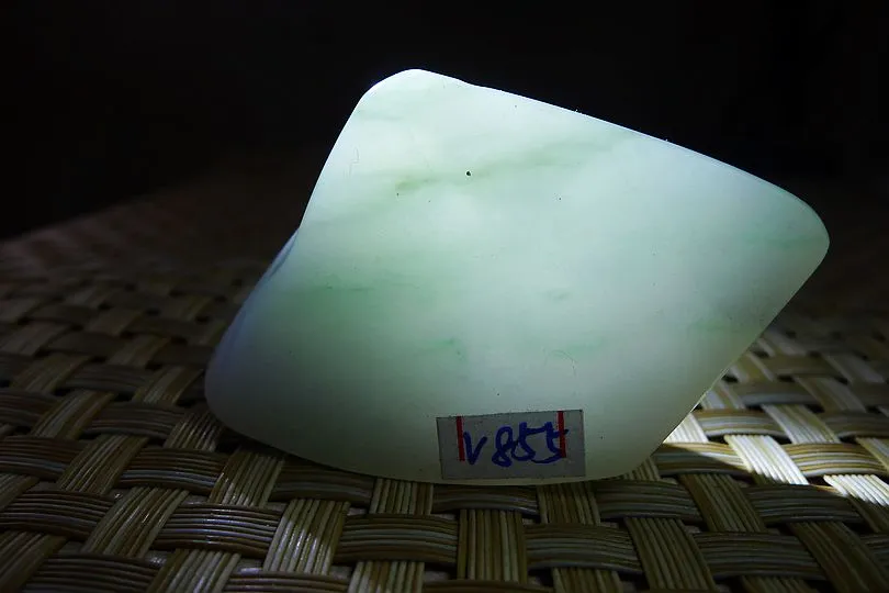 Natural Jade Rough Jadeite Raw (52g,4.5X3.2X1.25cm)