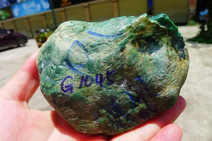 Natural Jade Rough Jadeite Raw (568g,10X8.5X5cm)