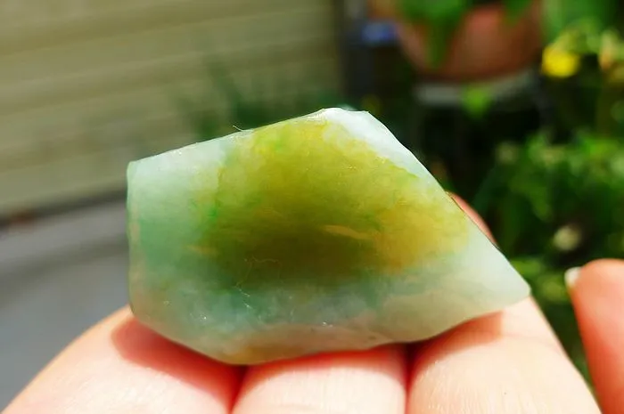 Natural Jade Rough Jadeite Raw (63g,3.9X3.6X2.3cm)