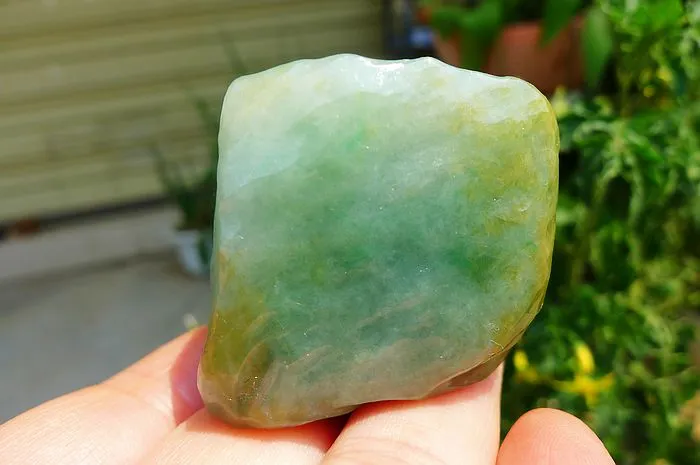 Natural Jade Rough Jadeite Raw (63g,3.9X3.6X2.3cm)