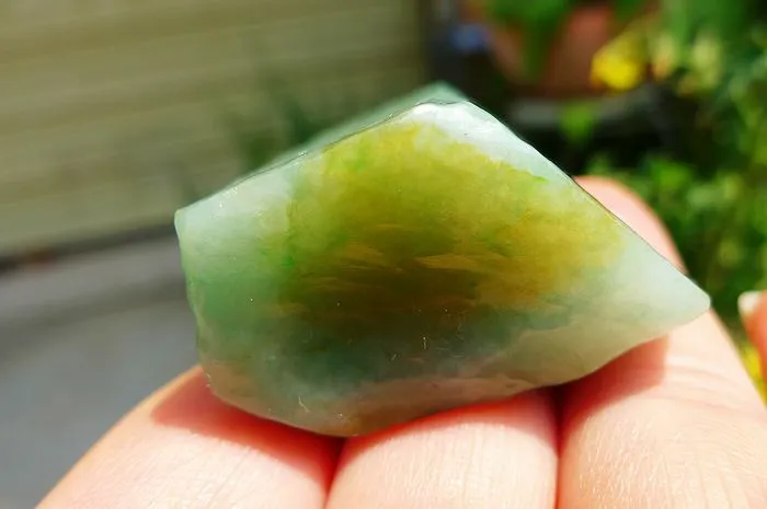 Natural Jade Rough Jadeite Raw (63g,3.9X3.6X2.3cm)