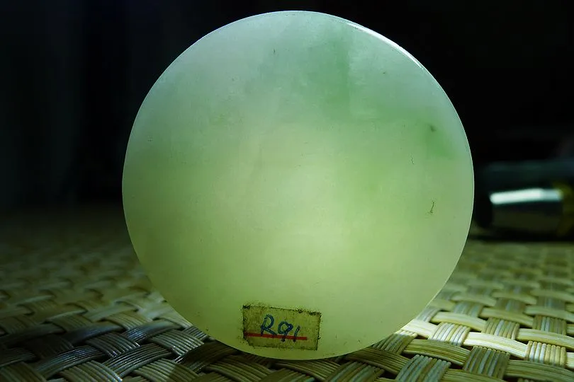Natural Jade Rough Jadeite Raw (78g,4.8X4.8X1.25cm)
