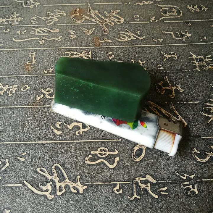 Natural Kunlun Jade Rough Nephrite Raw (101g, 5.7X3.7X2cm)