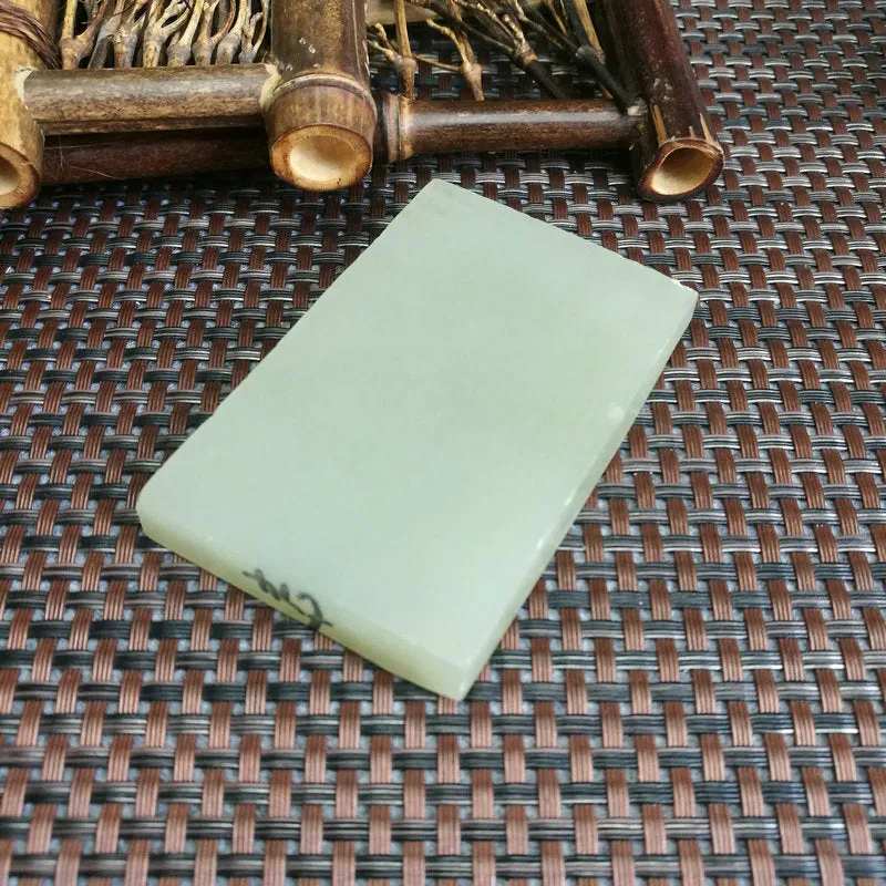 Natural Kunlun Jade Rough Nephrite Raw (110g,7.3X5X1cm)
