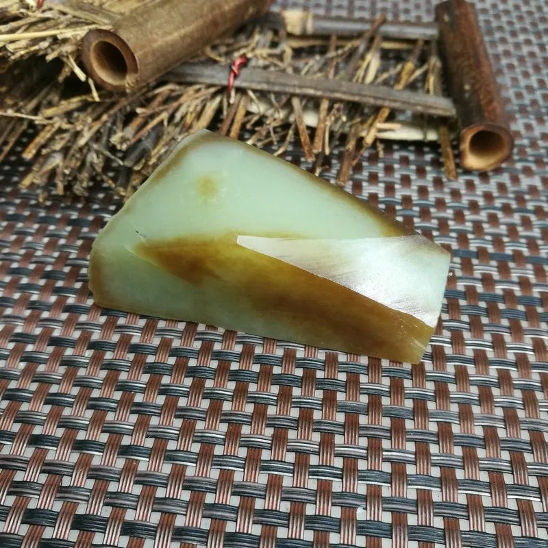 Natural Kunlun Jade Rough Nephrite Raw (116g, 6.5X4.5X2.8cm)
