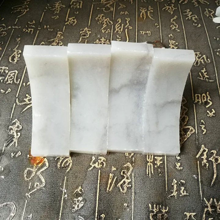 Natural Kunlun Jade Rough Nephrite Raw 132g