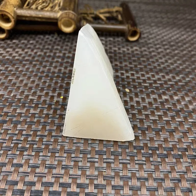 Natural Kunlun Jade Rough Nephrite Raw (154g,9.0X5.3X3.9cm)