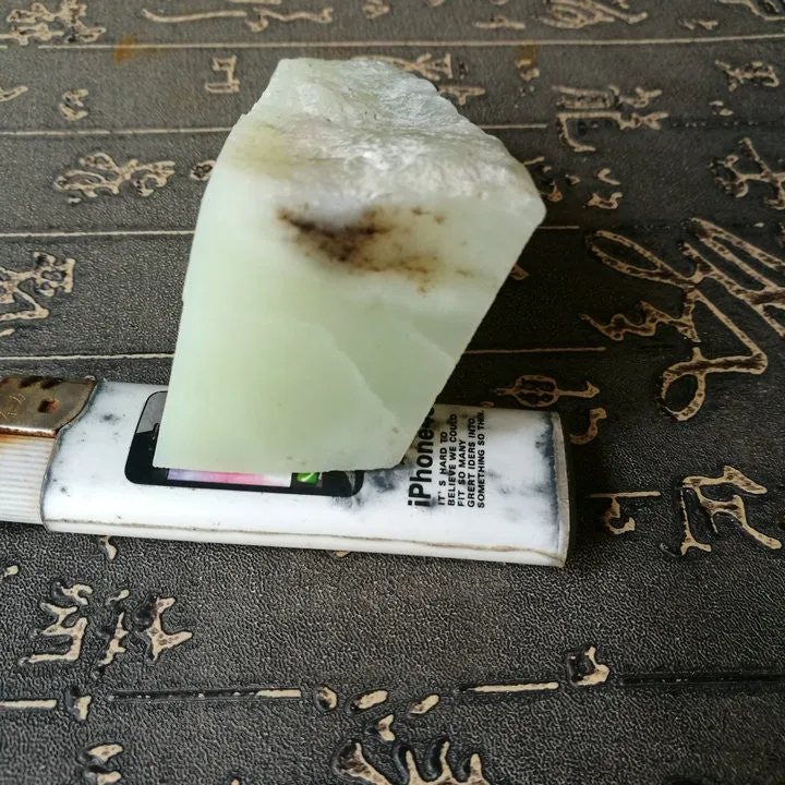 Natural Kunlun Jade Rough Nephrite Raw (159g, 6.5X4X1.8cm)