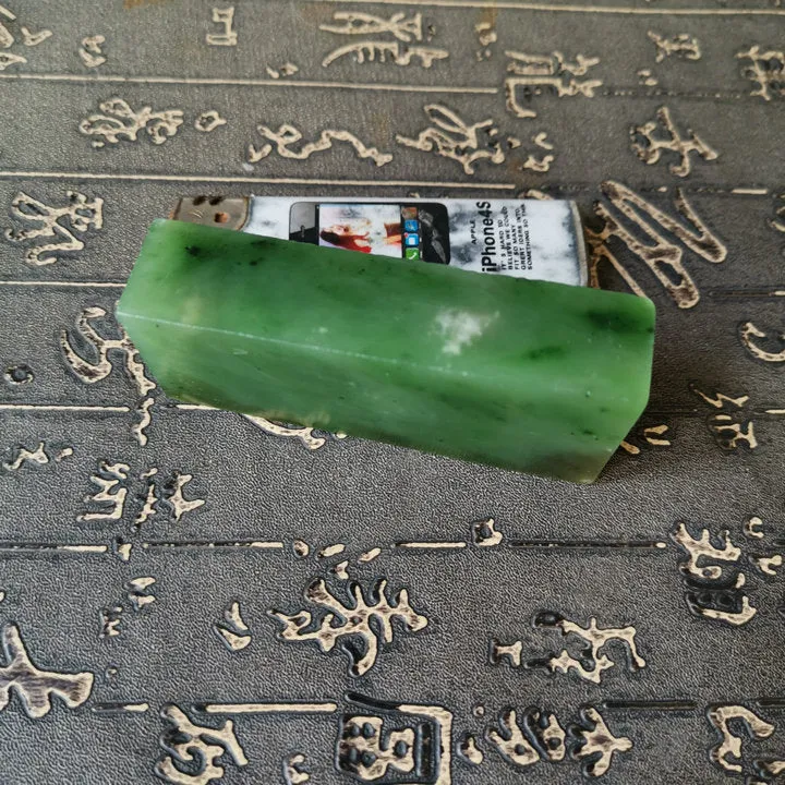 Natural Kunlun Jade Rough Nephrite Raw (159g, 8X3.3X1.9cm)