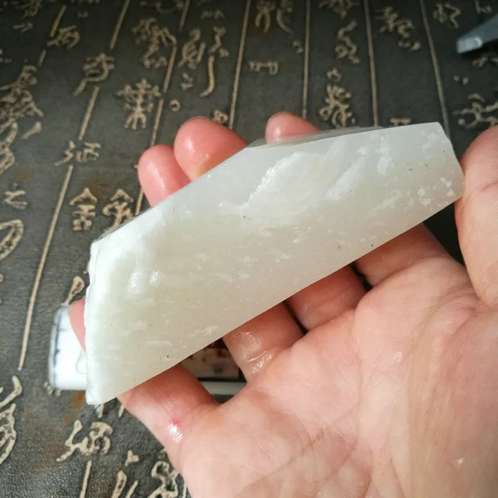 Natural Kunlun Jade Rough Nephrite Raw (176g, 8.8X3X2.4cm)