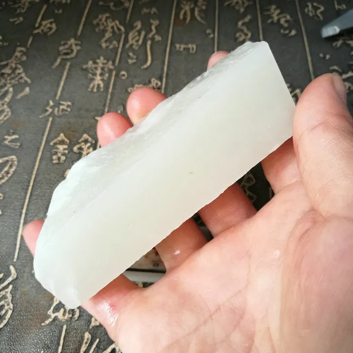 Natural Kunlun Jade Rough Nephrite Raw (176g, 8.8X3X2.4cm)
