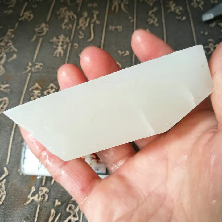Natural Kunlun Jade Rough Nephrite Raw (176g, 8.8X3X2.4cm)