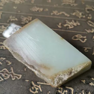Natural Kunlun Jade Rough Nephrite Raw (207g, 6.5X3.5X2.7cm)