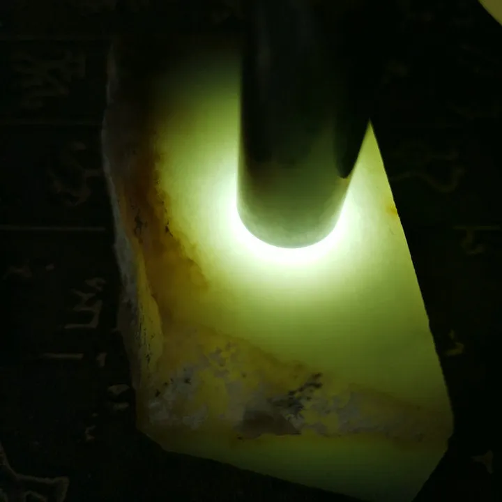 Natural Kunlun Jade Rough Nephrite Raw (207g, 6.5X3.5X2.7cm)