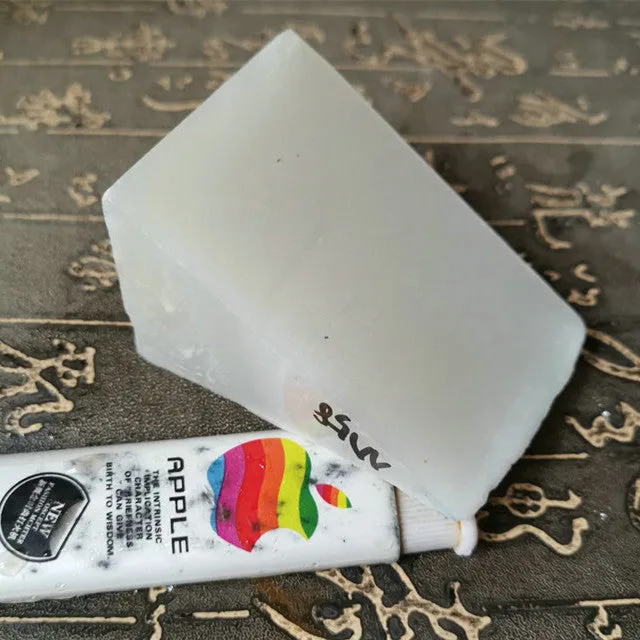 Natural Kunlun Jade Rough Nephrite Raw (207g, 7X4X4.5cm)