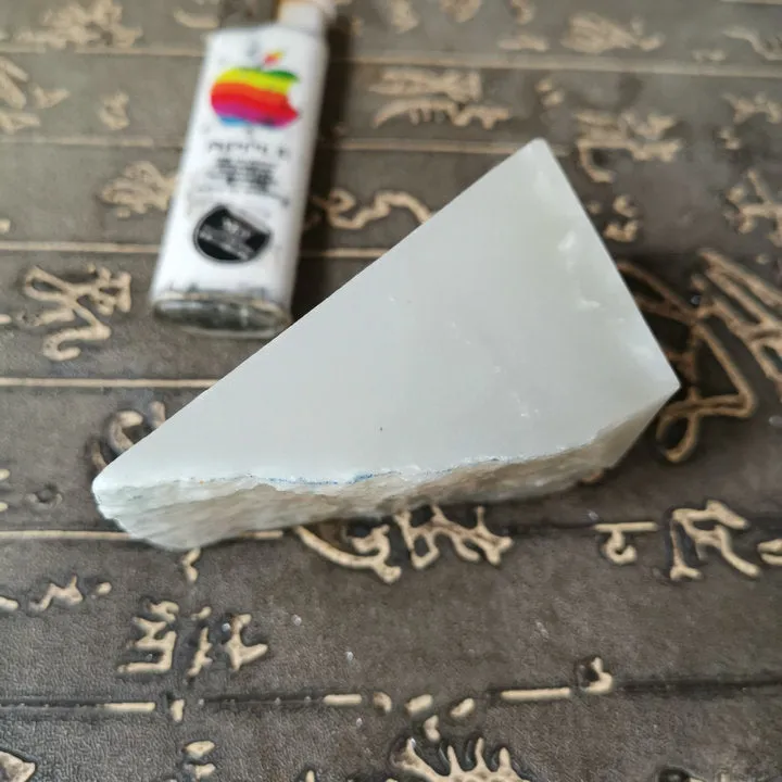 Natural Kunlun Jade Rough Nephrite Raw (207g, 7X4X4.5cm)