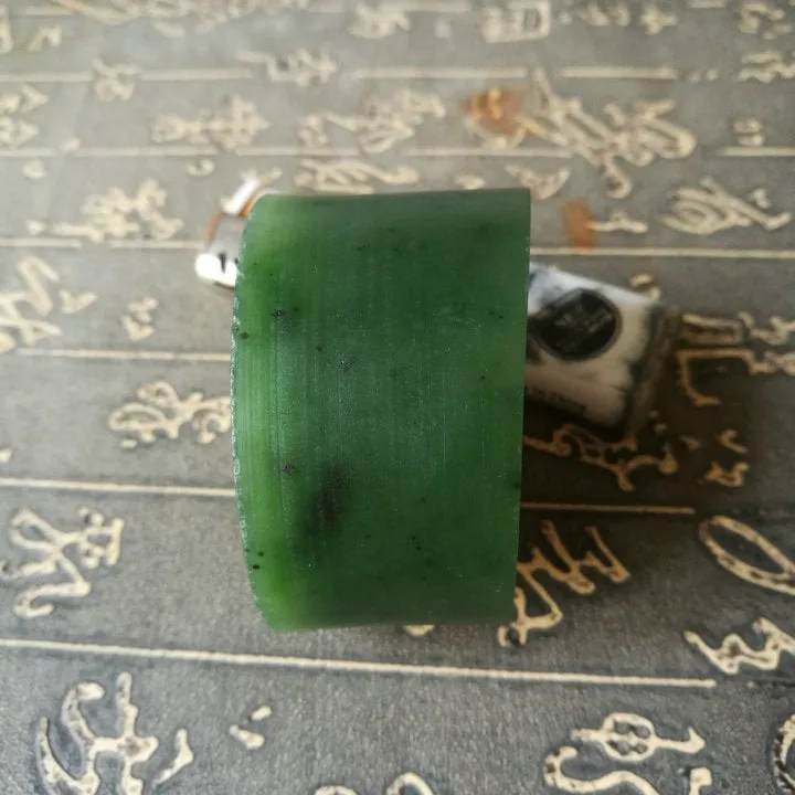 Natural Kunlun Jade Rough Nephrite Raw (214g, 5.5X2.7cm)