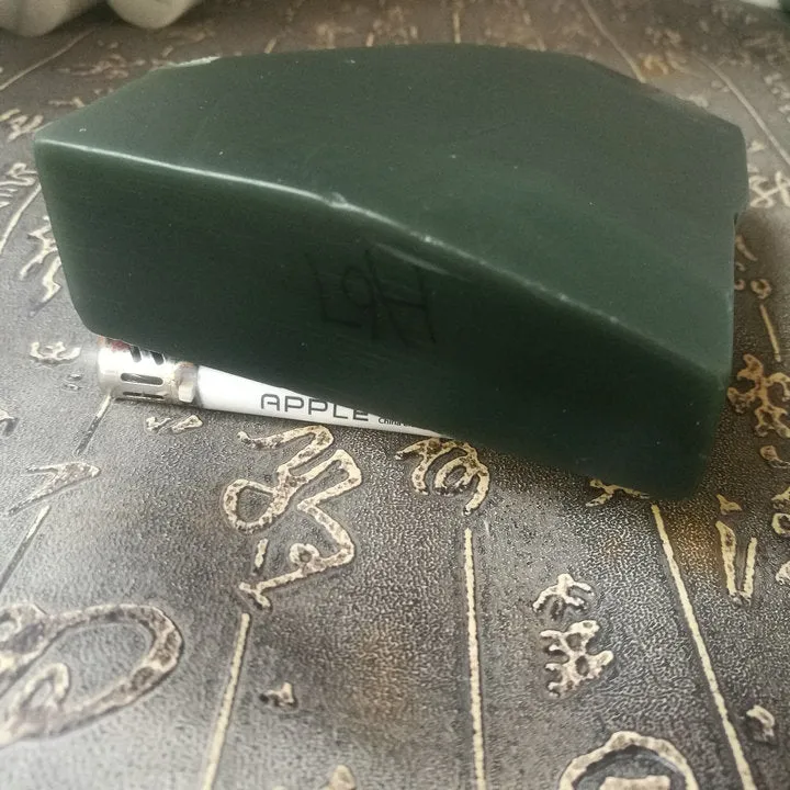 Natural Kunlun Jade Rough Nephrite Raw (530g, 9X8.5X3cm)