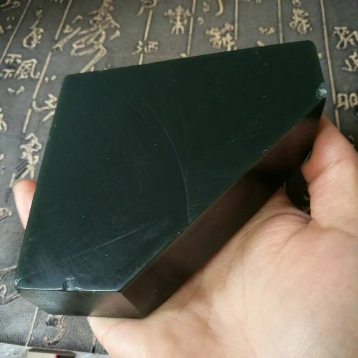 Natural Kunlun Jade Rough Nephrite Raw (530g, 9X8.5X3cm)