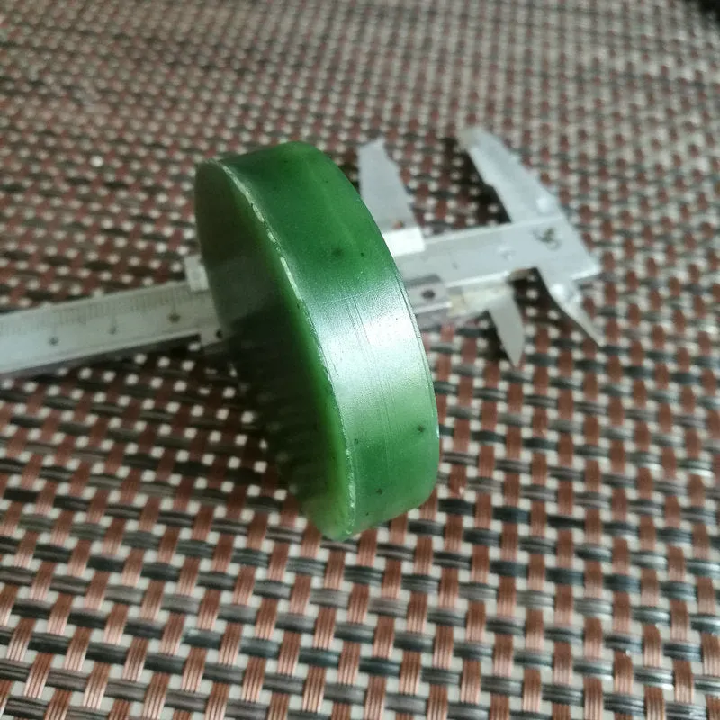 Natural Kunlun Jade Rough Nephrite Raw (69g, 5X1.1cm)