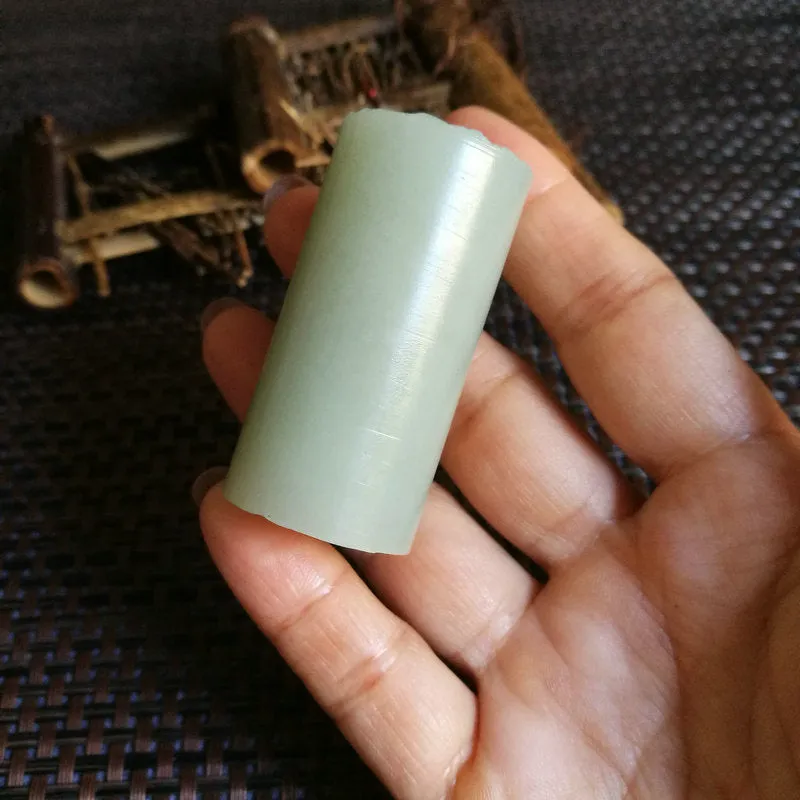 Natural Kunlun Jade Rough Nephrite Raw (77g,5X2.6cm)