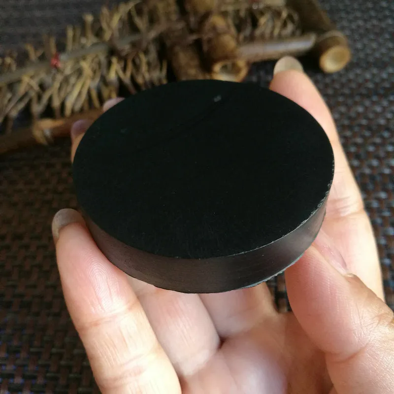 Natural Kunlun Jade Rough Nephrite Raw (81g,5.6X1.1cm)