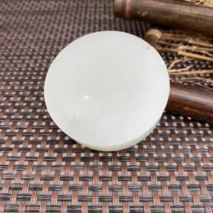 Natural Kunlun Jade Rough Nephrite Raw (90g,5.3X1.3cm)
