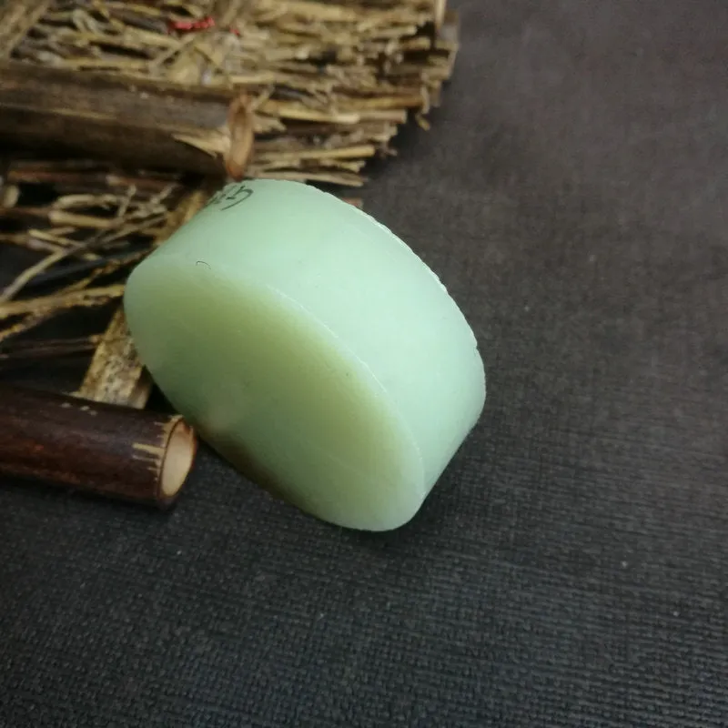 Natural Kunlun Jade Rough Nephrite Raw (97g, 5x1.7cm)