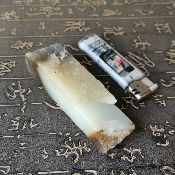 Natural Siberian Jade Rough Nephrite Raw (154g, 9.5X2.5X2.2cm)