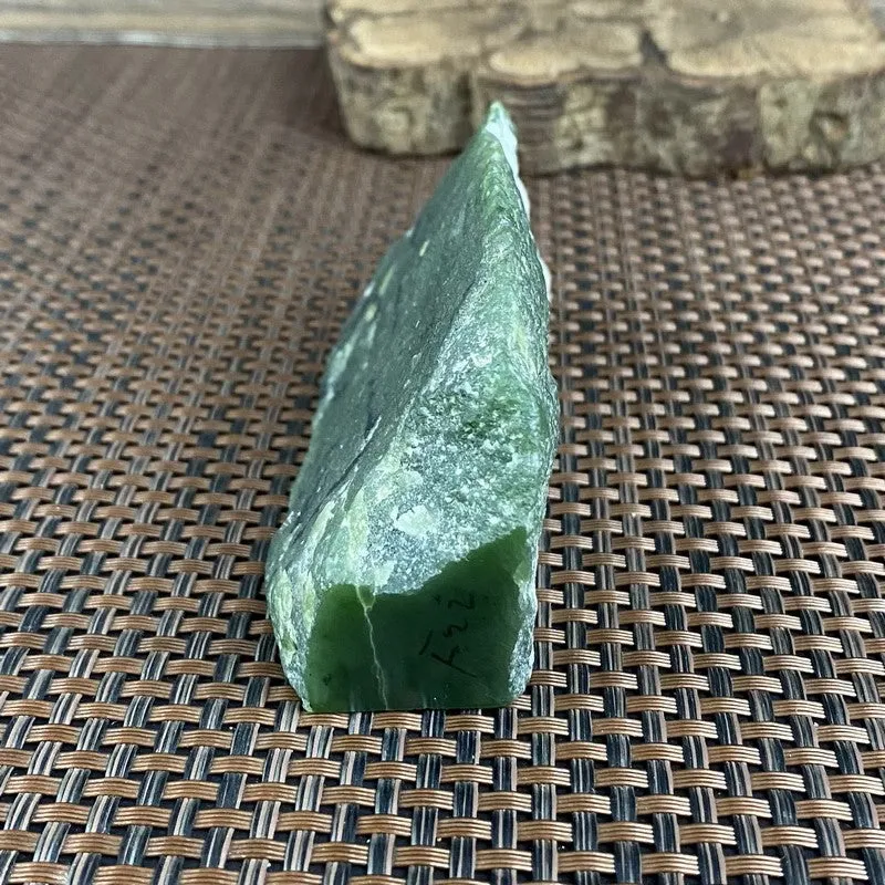 Natural Siberian Jade Rough Nephrite Raw (264g, 9.7X5.1X3.5cm)