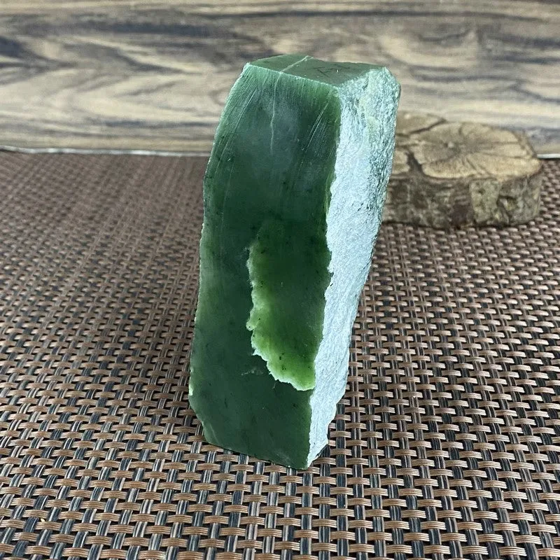 Natural Siberian Jade Rough Nephrite Raw (264g, 9.7X5.1X3.5cm)