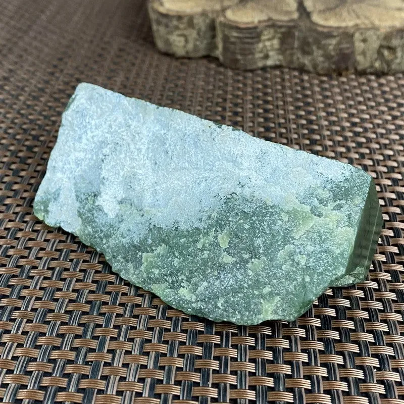 Natural Siberian Jade Rough Nephrite Raw (264g, 9.7X5.1X3.5cm)