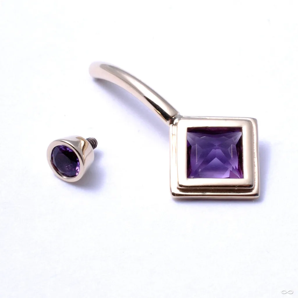 Princess-cut Navel Curve in Yellow Gold with Amethyst from BVLA