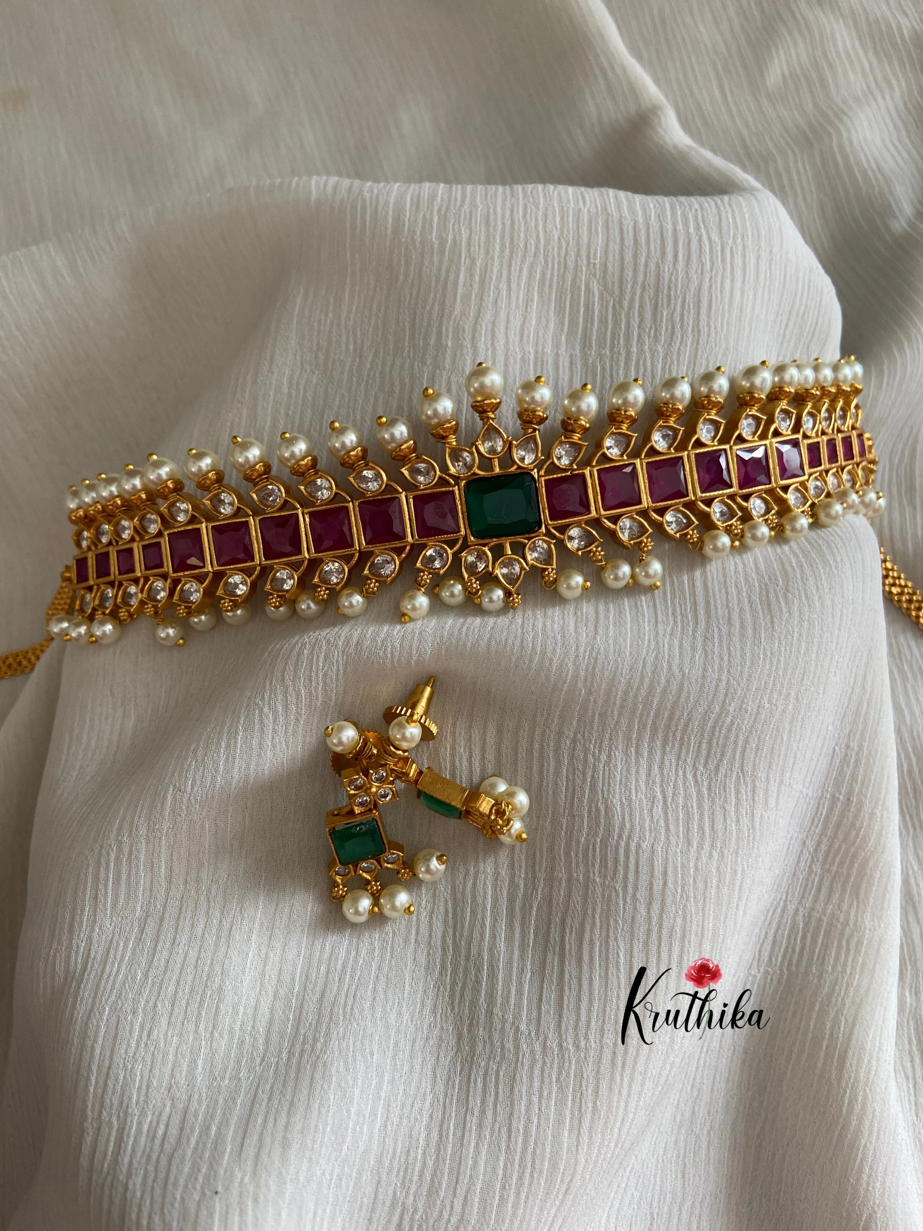 Square kemp pearl choker NC459