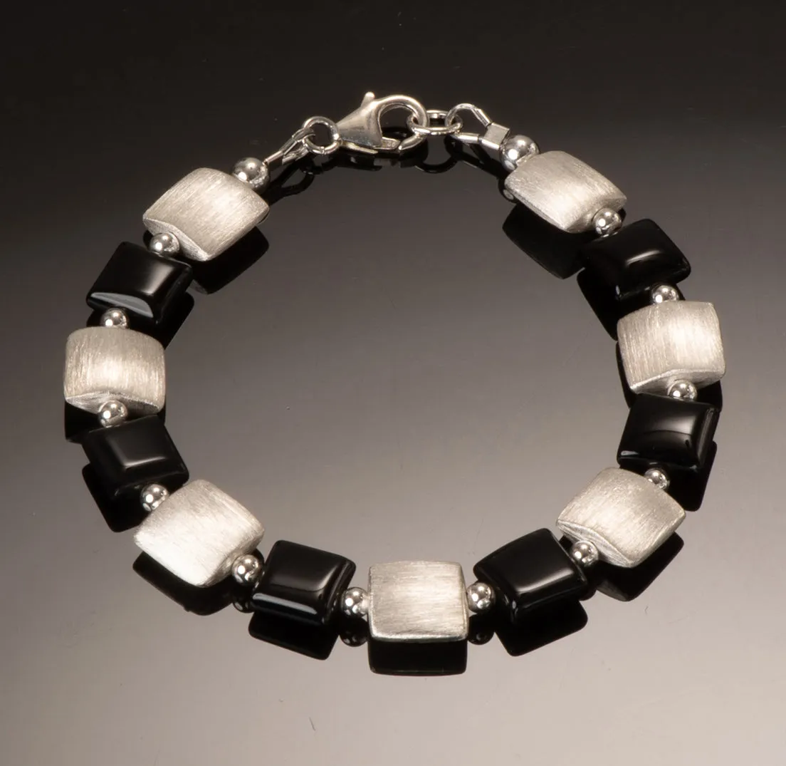straight 9 onyx bracelet